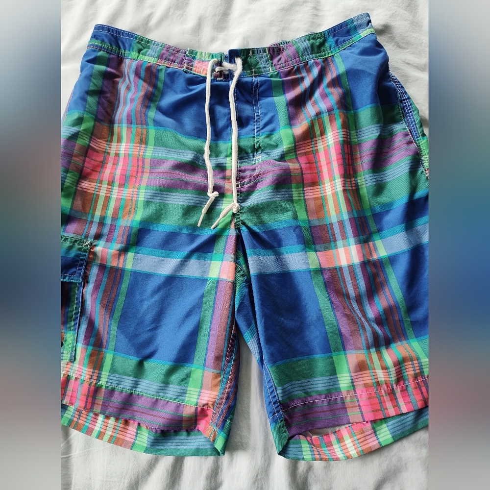 CHAPS Men's Swim Trunks. Size Large. Lined Inside. 9" Inseam.